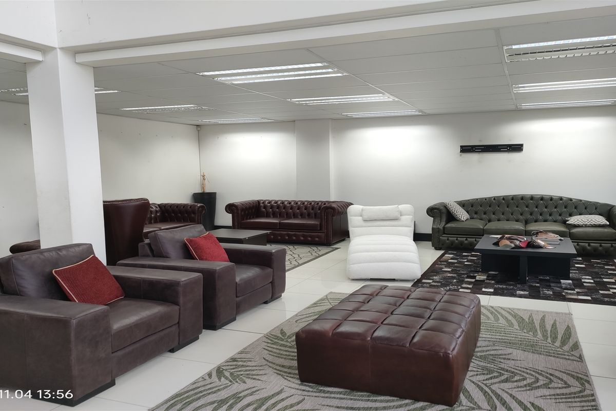 531m2  Warehouse  - TO LEASE OR FOR SALE R7 830 000.00 plus vat - Photo 5