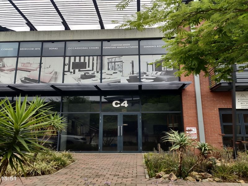 531m2  Warehouse  - TO LEASE OR FOR SALE R7 830 000.00 plus vat - Photo 2