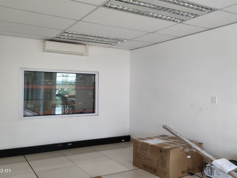 1345m2  Warehouse  - TO LEASE or FOR SALE R13 450 000,00 plus vat - Photo 8