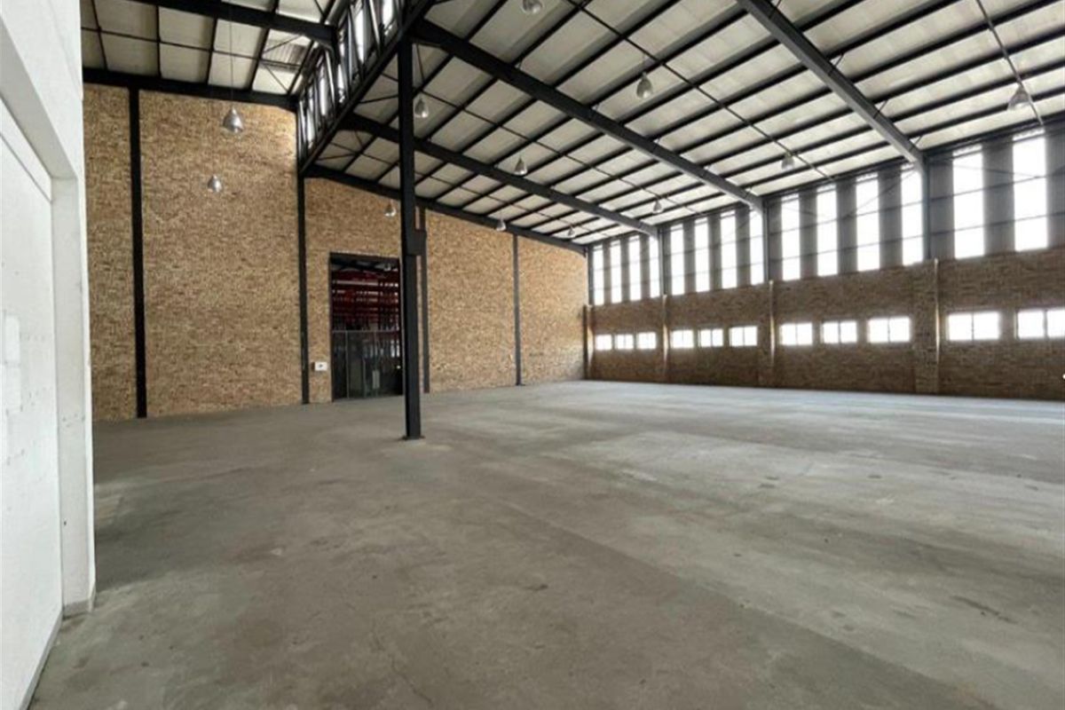 1345m2  Warehouse  - TO LEASE or FOR SALE R13 450 000,00 plus vat - Photo 2