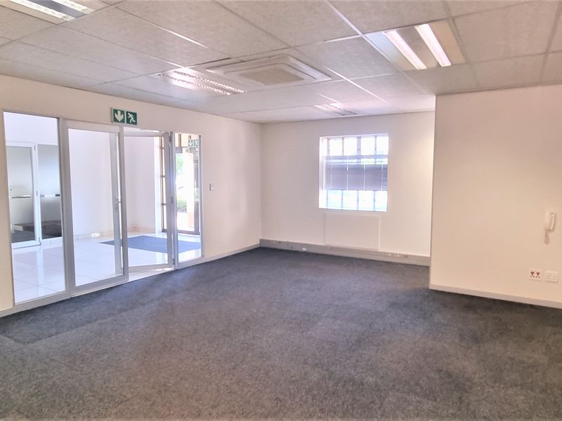 Ground floor space to let in Eton Office Park - Photo 9
