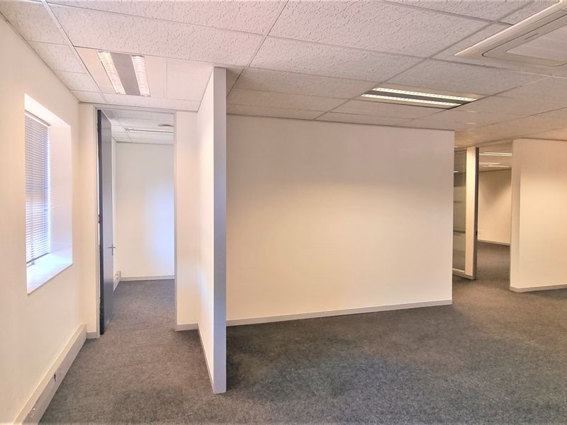 Ground floor space to let in Eton Office Park - Photo 4