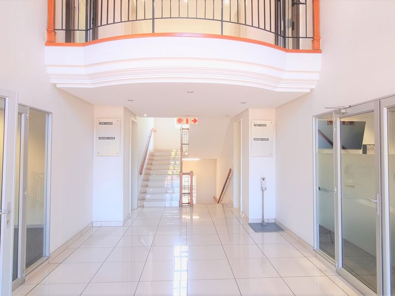 Ground floor space to let in Eton Office Park - Photo 2