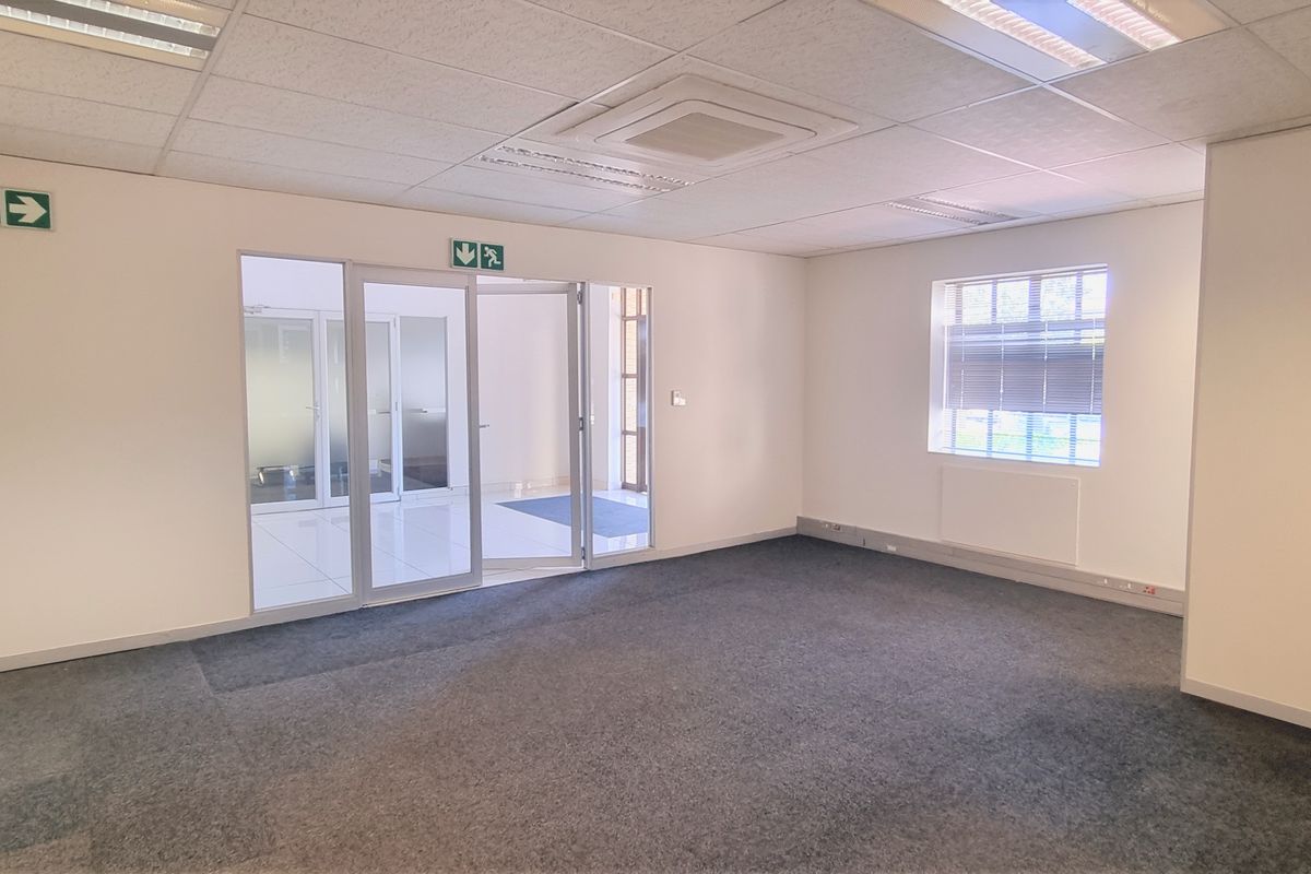 Ground floor space to let in Eton Office Park - Photo 3