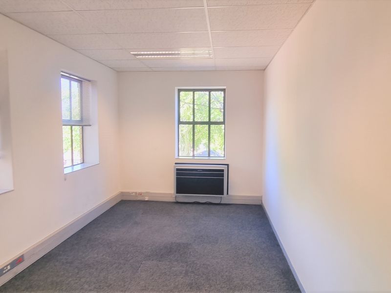 Ground floor space to let in Eton Office Park - Photo 6
