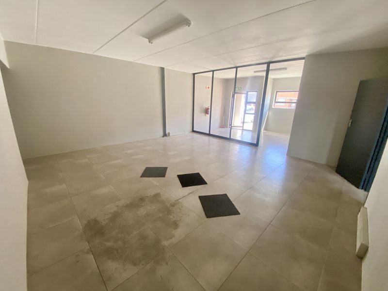 Prime 225 m2 Industrial Space in Halfway House, Midrand - Photo 4
