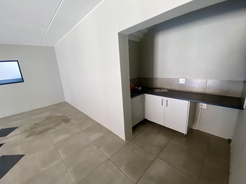 Prime 225 m2 Industrial Space in Halfway House, Midrand - Photo 5