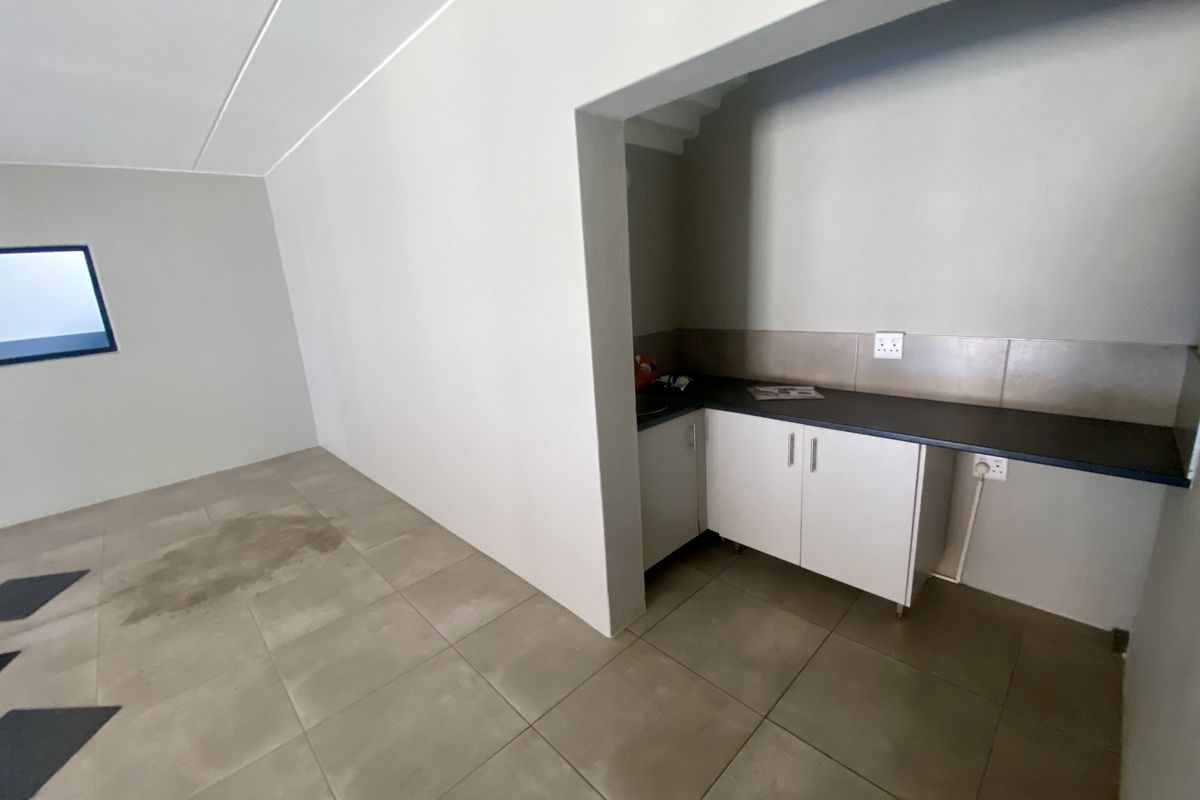 Prime 225 m2 Industrial Space in Halfway House, Midrand - Photo 5