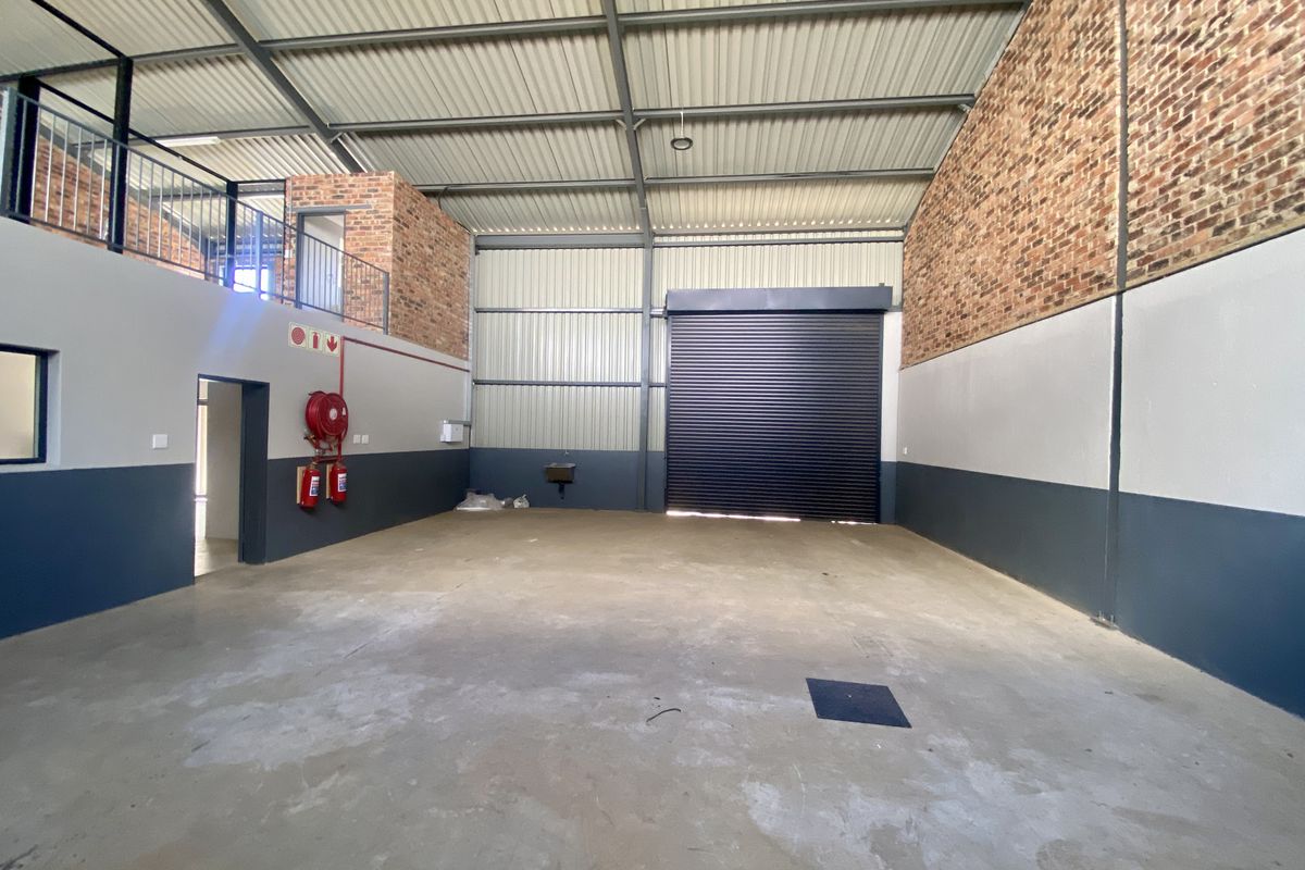 Prime 225 m2 Industrial Space in Halfway House, Midrand - Photo 2