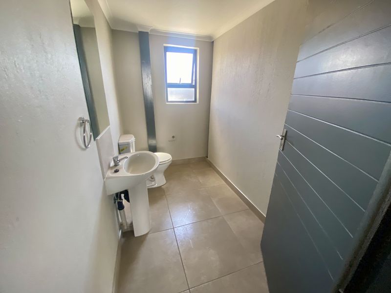 Prime 225 m2 Industrial Space in Halfway House, Midrand - Photo 9