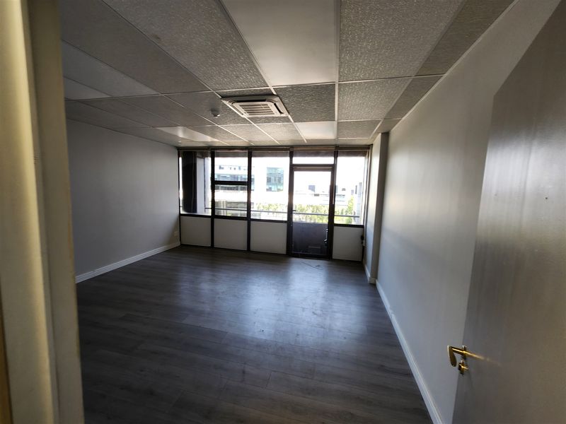 Offices to let in Sandton - Photo 6