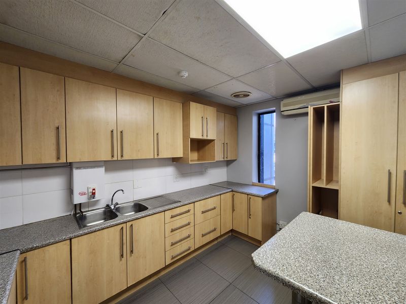 Offices to let in Sandton - Photo 8