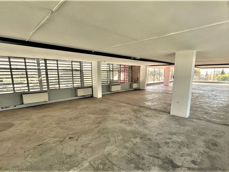 Office space to let in Parktown North - Photo 3