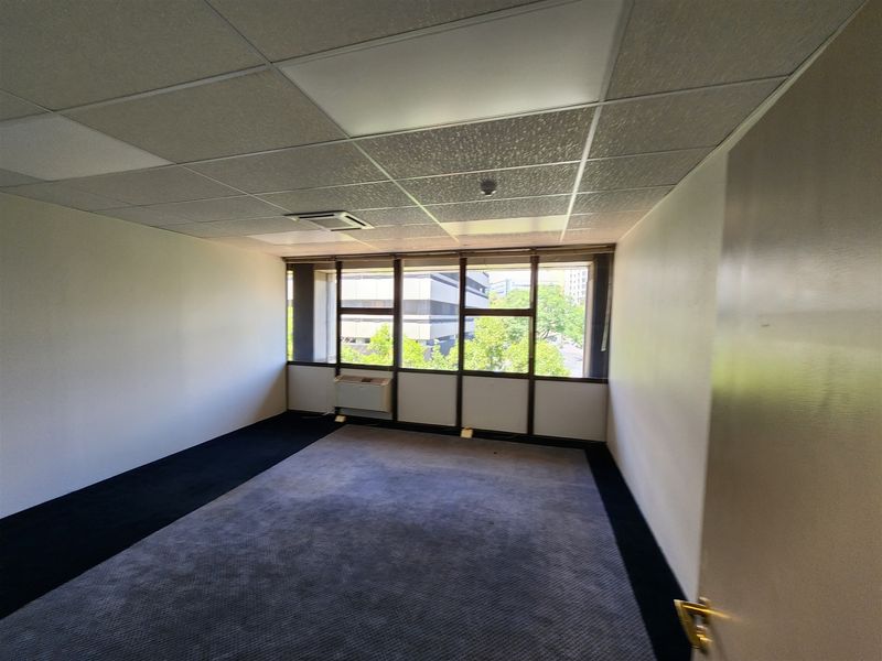 Offices to let in Sandton - Photo 8