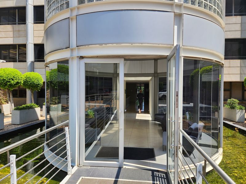 Offices to let in Sandton - Photo 2