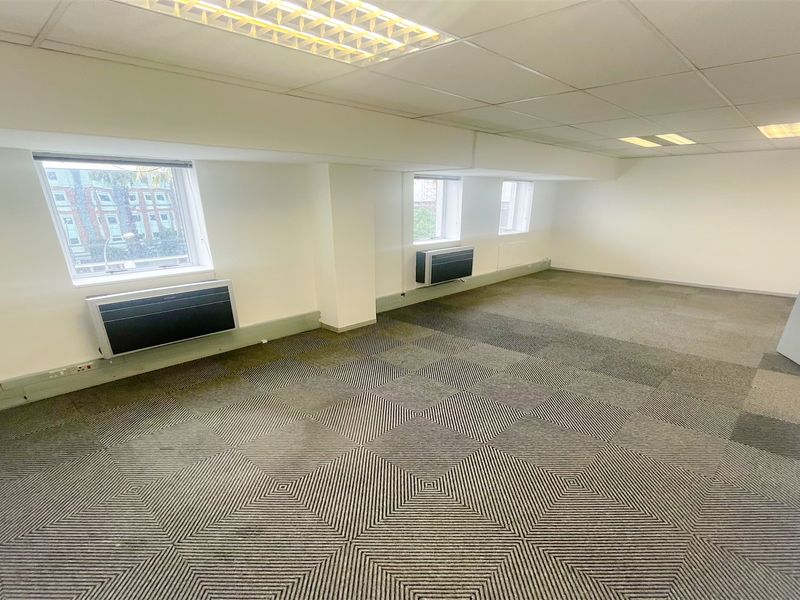 Office space to let in Parktown North/Rosebank - Photo 8