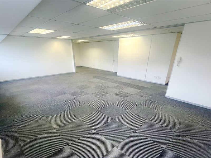Office space to let in Parktown North/Rosebank - Photo 7