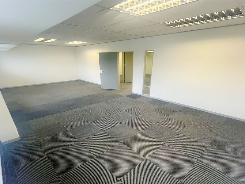 Office space to let in Parktown North/Rosebank - Photo 6