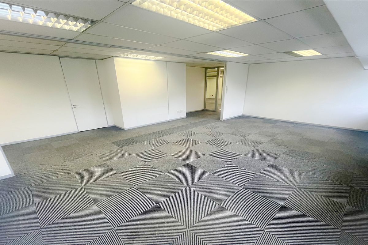 Office space to let in Parktown North/Rosebank - Photo 4