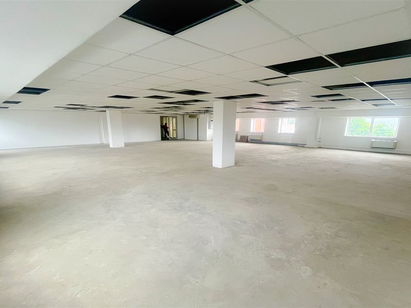Office space to let in Parktown North/Rosebank - Photo 3