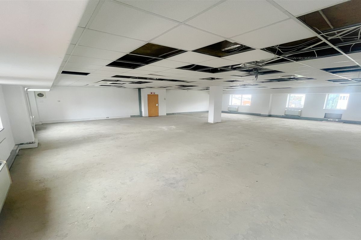 Office space to let in Parktown North/Rosebank - Photo 4