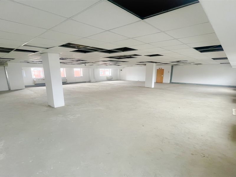 Office space to let in Parktown North/Rosebank - Photo 5