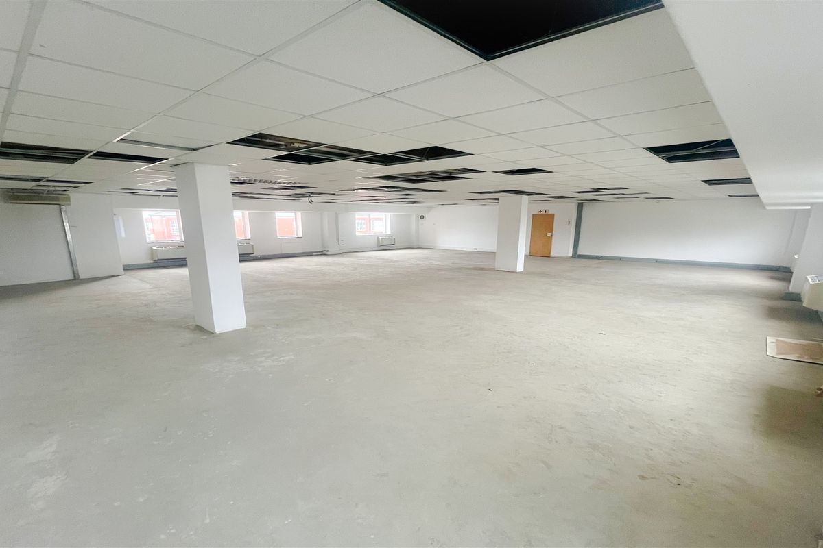 Office space to let in Parktown North/Rosebank - Photo 5