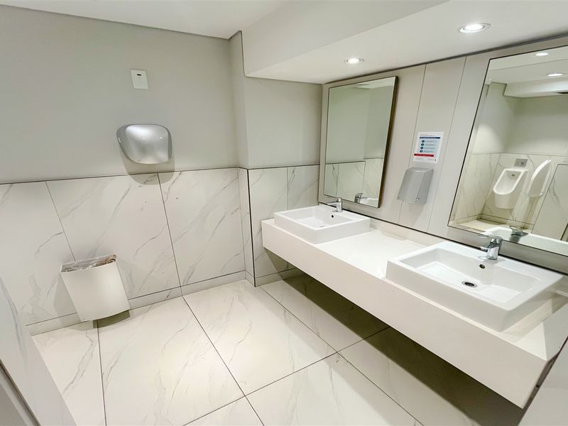 Office space to let in Parktown North/Rosebank - Photo 8