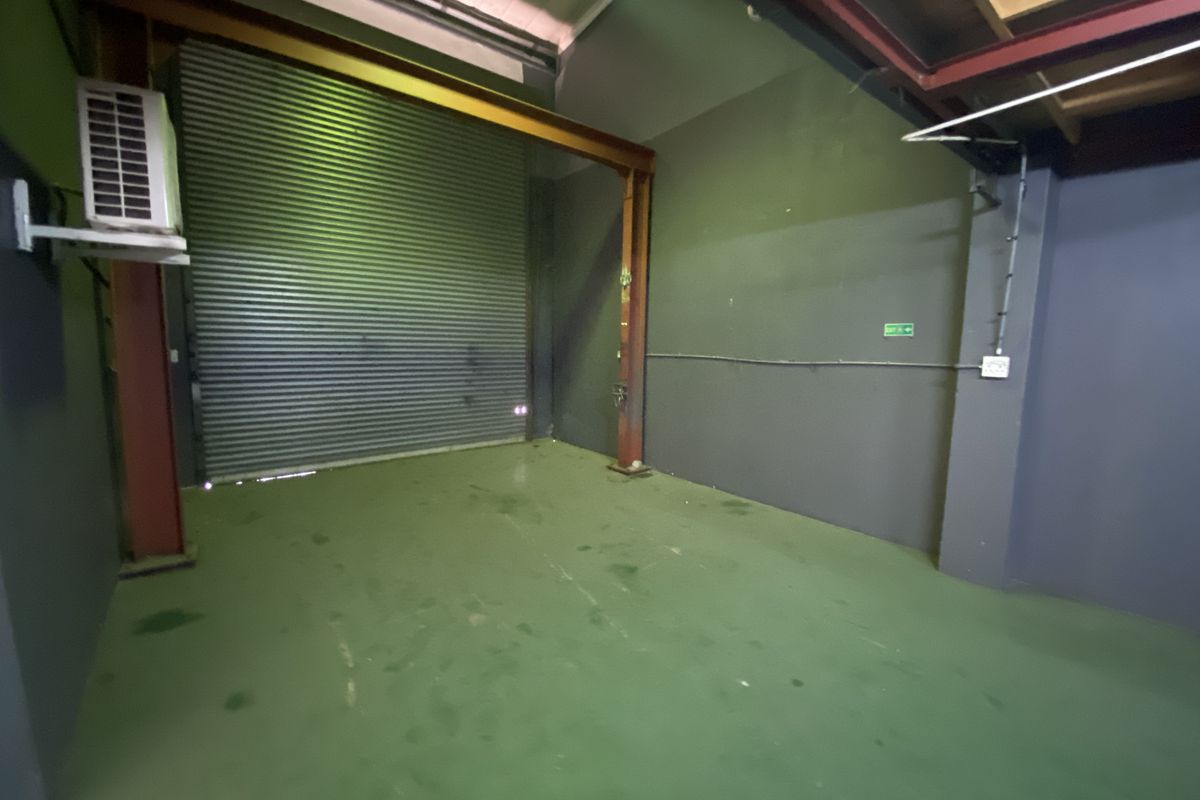 226m2 Mini Warehouse Unit For Sale in Capital Hill Business Park, Midrand – Prime Road Frontage - Photo 3