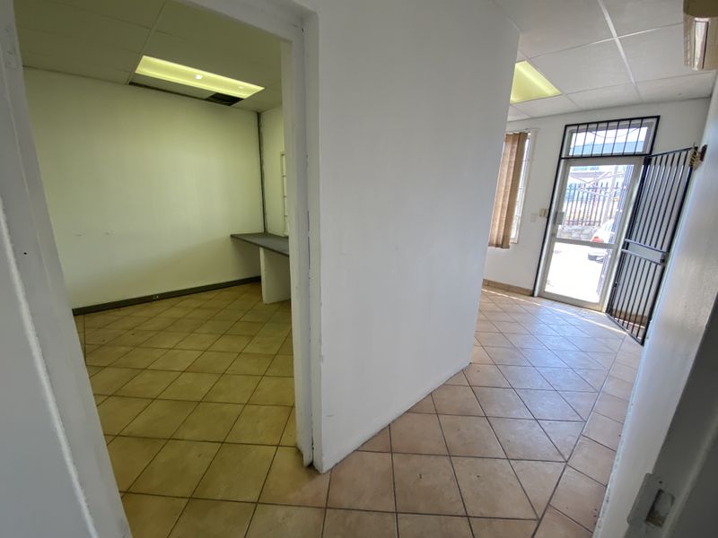 226m2 Mini Warehouse Unit For Sale in Capital Hill Business Park, Midrand – Prime Road Frontage - Photo 6