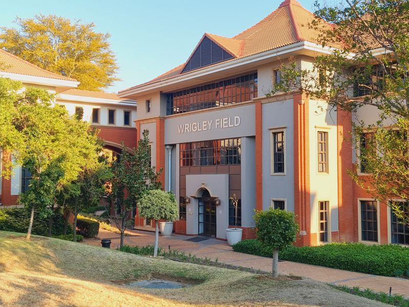 Office space to let on the Ground floor in The Campus - Photo 2