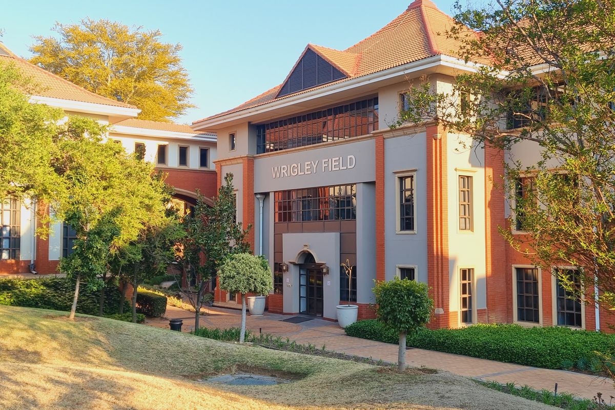 Office space to let on the Ground floor in The Campus - Photo 2