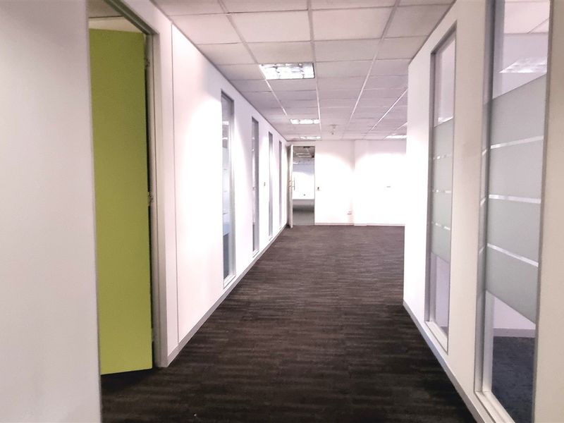 Office space to let on the Ground floor in The Campus - Photo 5