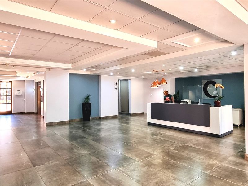 Office space to let on the Ground floor in The Campus - Photo 3