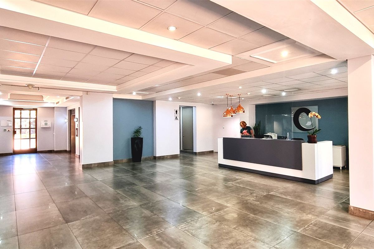 Office space to let on the Ground floor in The Campus - Photo 3