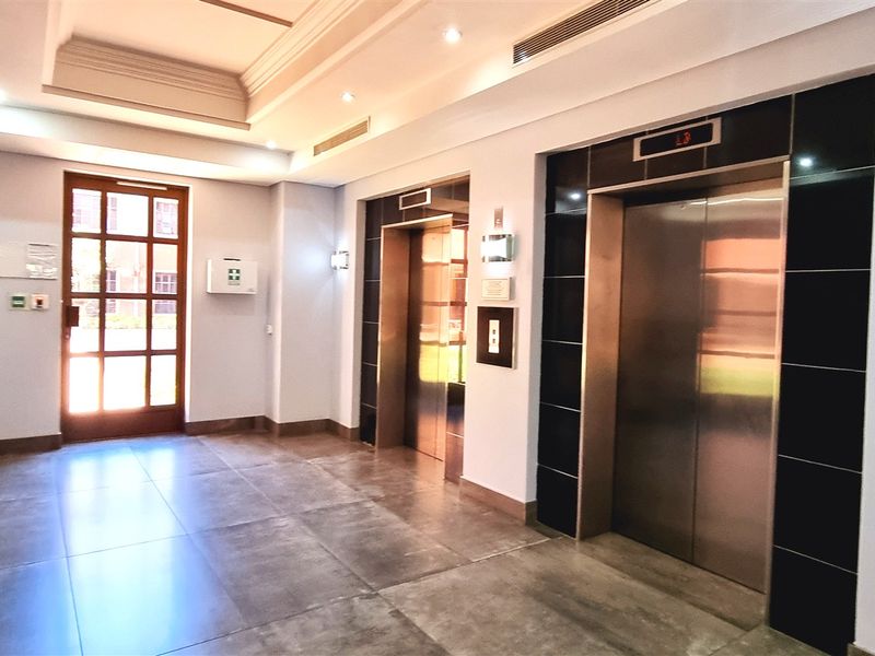 Office space to let on the Ground floor in The Campus - Photo 4