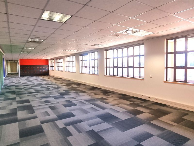 Office space to let on the 2nd floor in The Campus - Photo 7