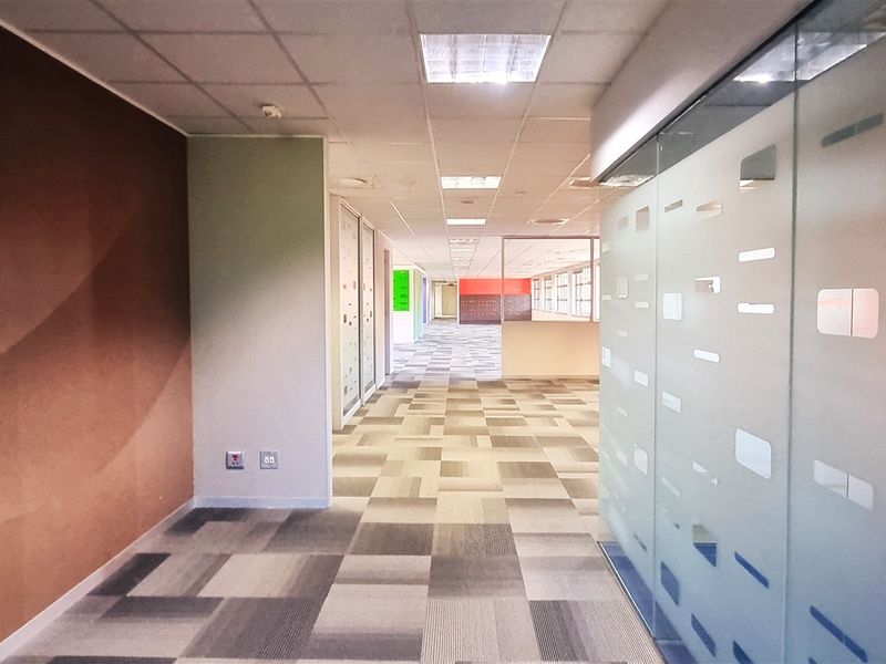 Office space to let on the 2nd floor in The Campus - Photo 6