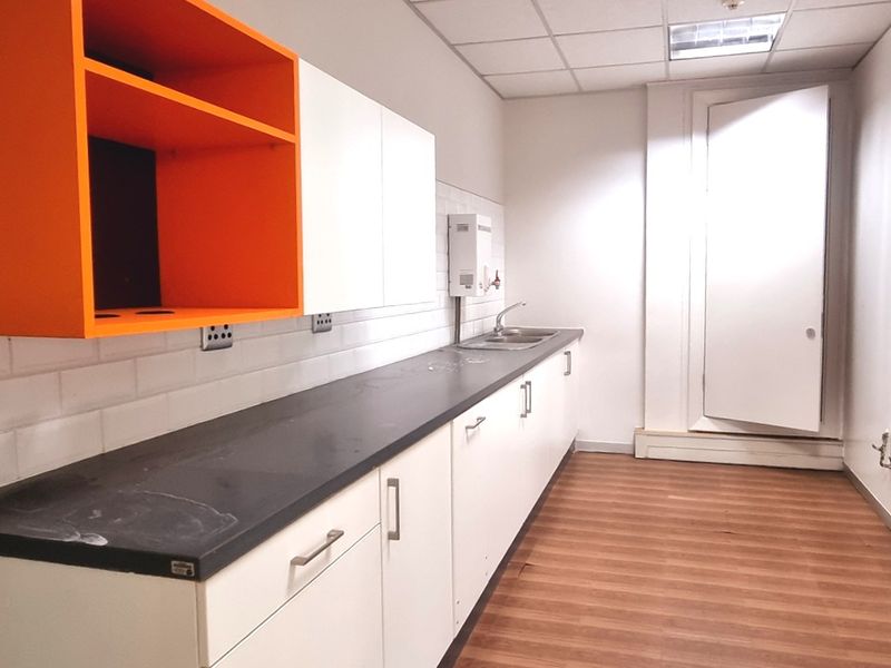 Office space to let on the 2nd floor in The Campus - Photo 10