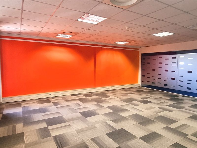 Office space to let on the 2nd floor in The Campus - Photo 5