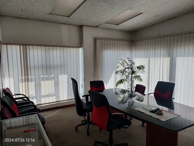 945m2  Warehouse  - FOR SALE - Photo 8