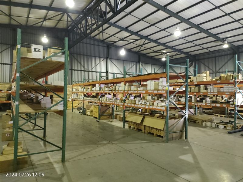 945m2  Warehouse  - FOR SALE - Photo 10