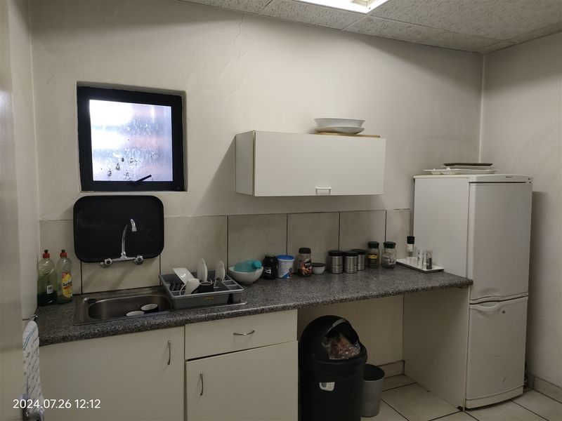 945m2  Warehouse  - FOR SALE - Photo 5