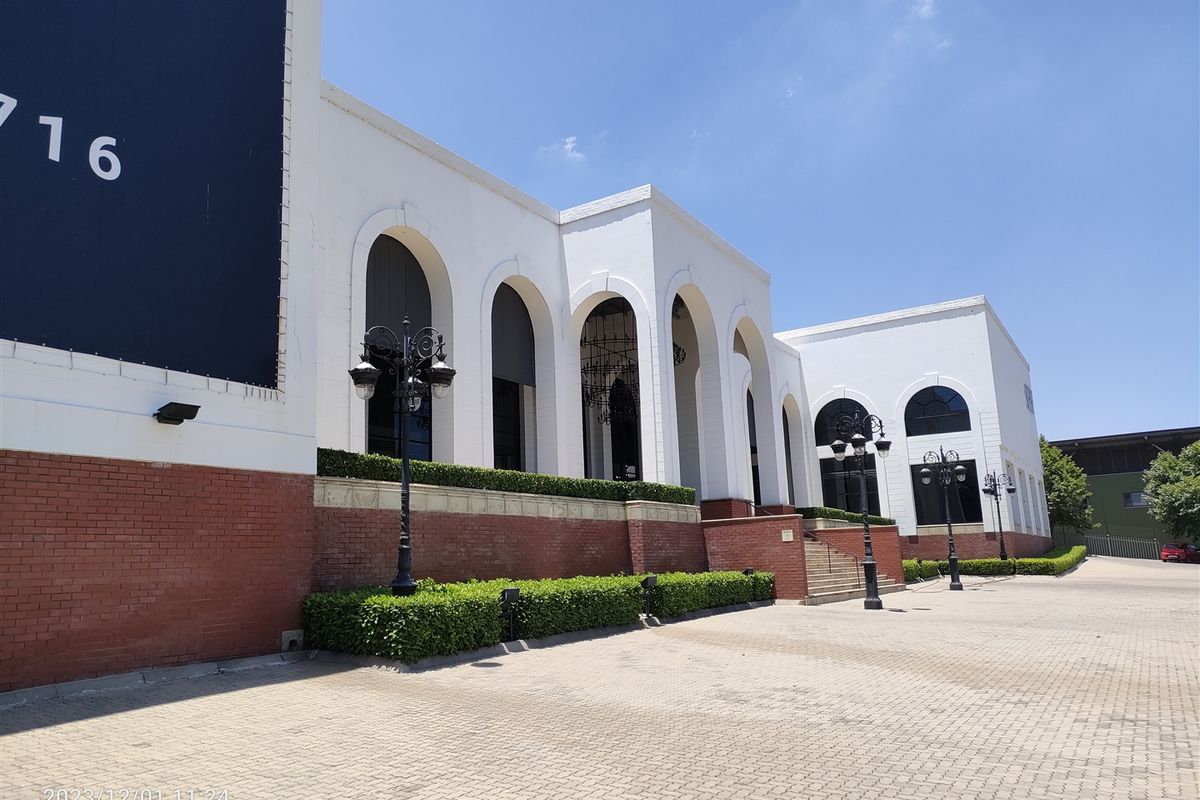 7800m2  Warehouse  - FOR SALE - Photo 2