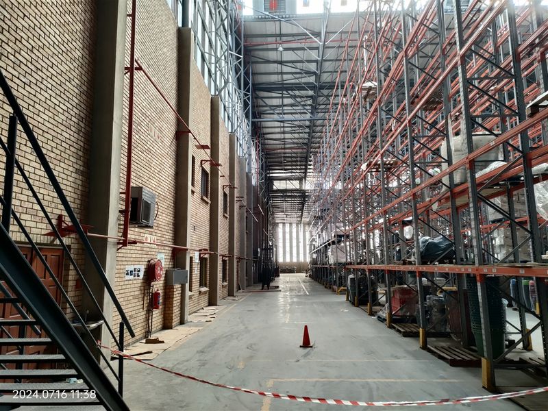 22510m2  Warehouse  FOR SALE - Photo 9