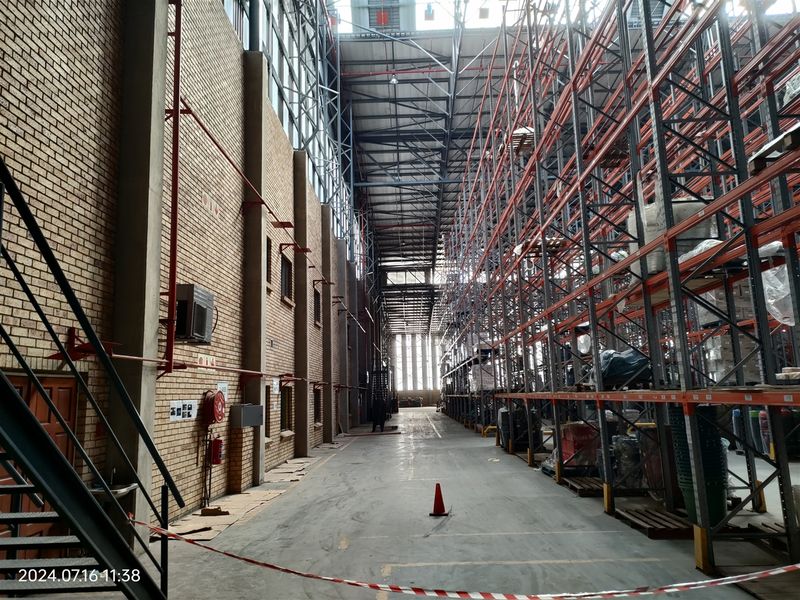 22510m2  Warehouse  FOR SALE - Photo 8