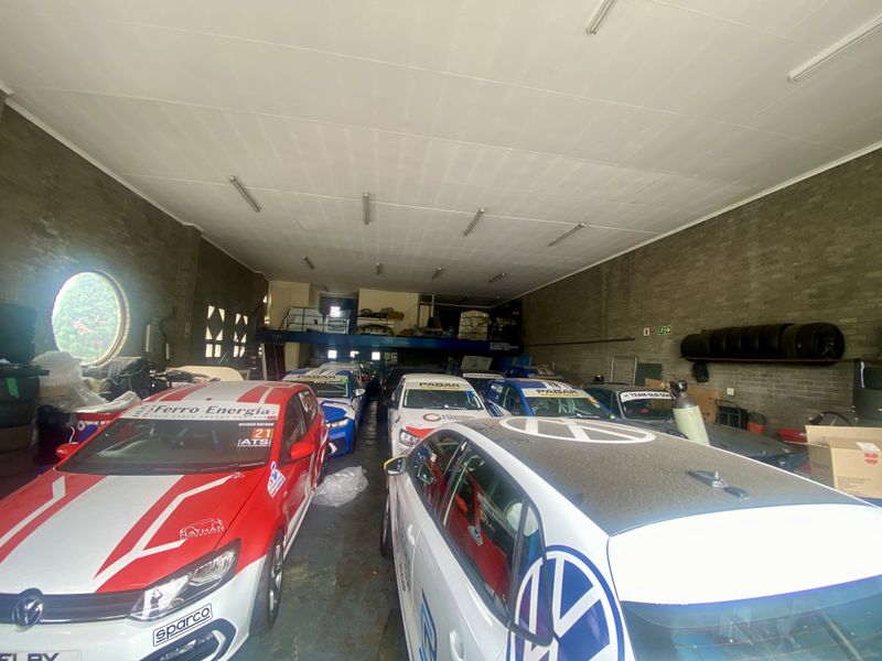 Prime Industrial Property in Kyalami – Exceptional Visibility and Location! - Photo 4