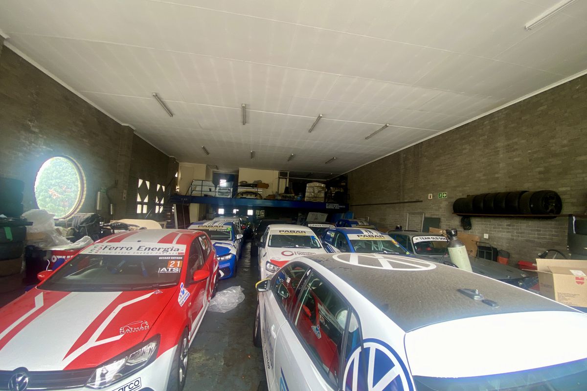 Prime Industrial Property in Kyalami – Exceptional Visibility and Location! - Photo 4