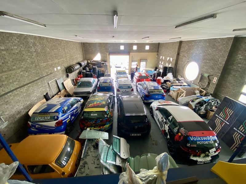 Prime Industrial Property in Kyalami – Exceptional Visibility and Location! - Photo 7