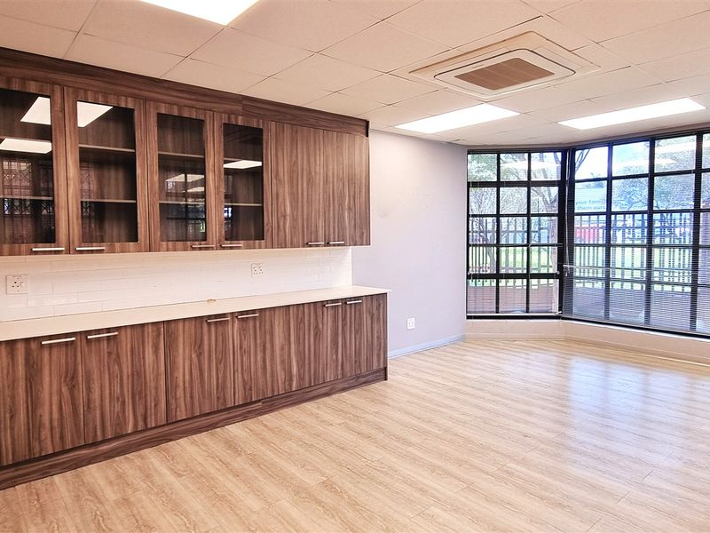 Office space to let in Peter Place Office Park - Photo 9